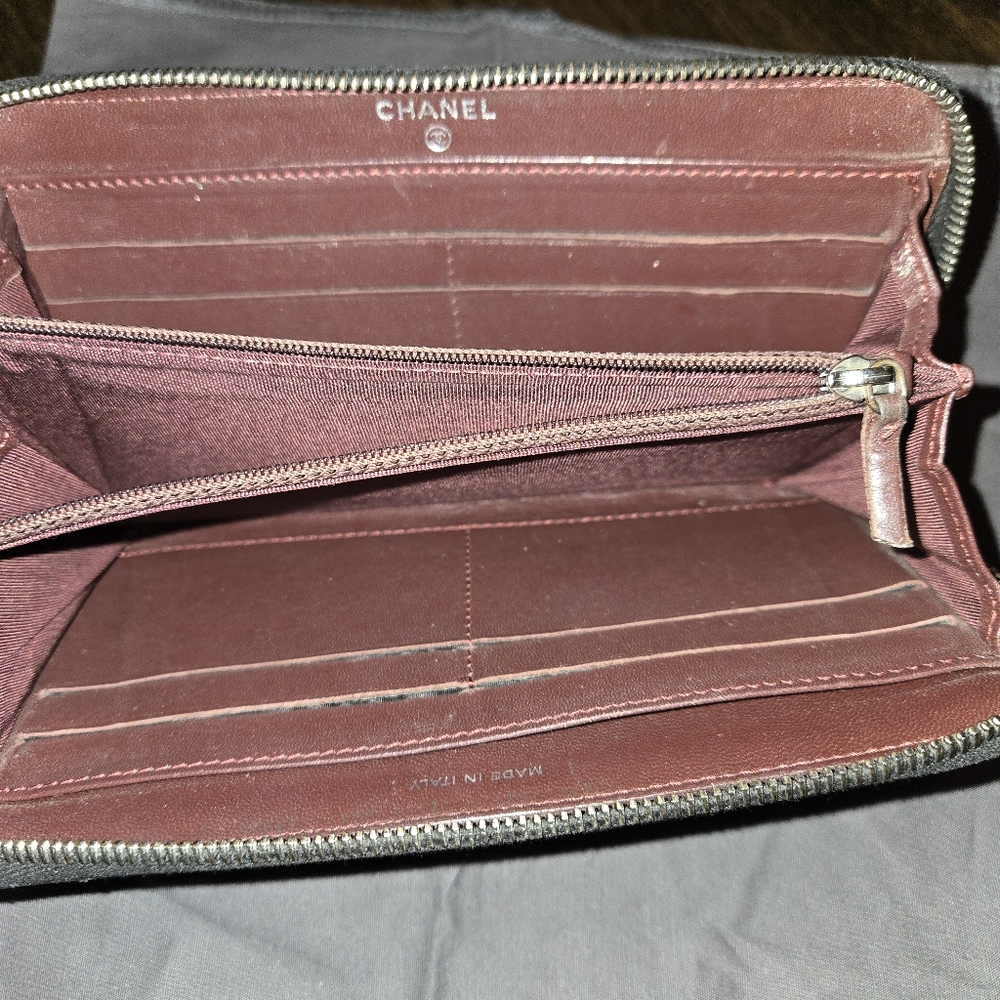 Authentic Chanel Wallet Zip Around Matelasse Lamb… - image 2